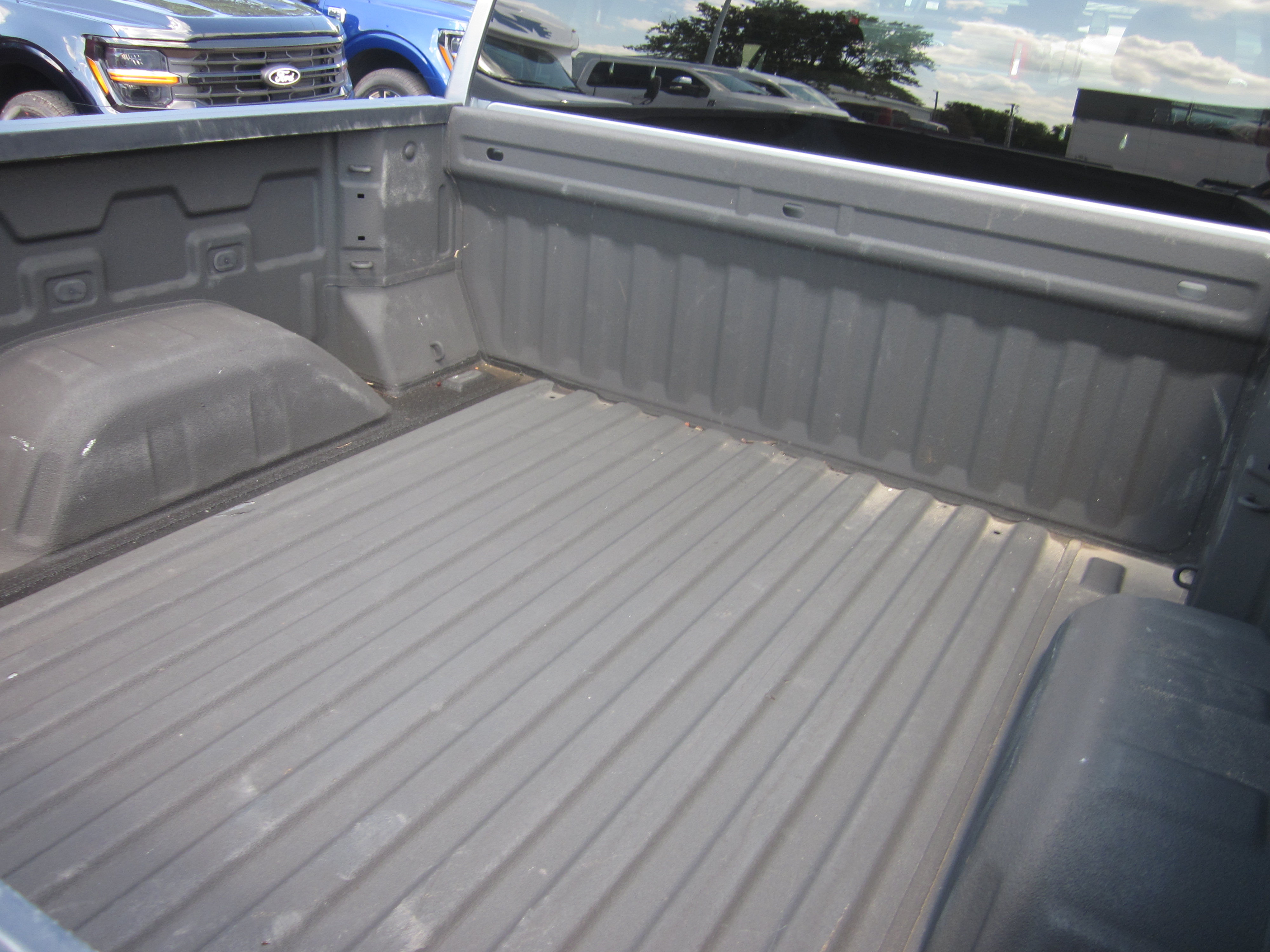 Used 2023 Chevrolet Silverado 1500 Custom w/ LPO, Dark Essentials Package AWD/4WD image 8