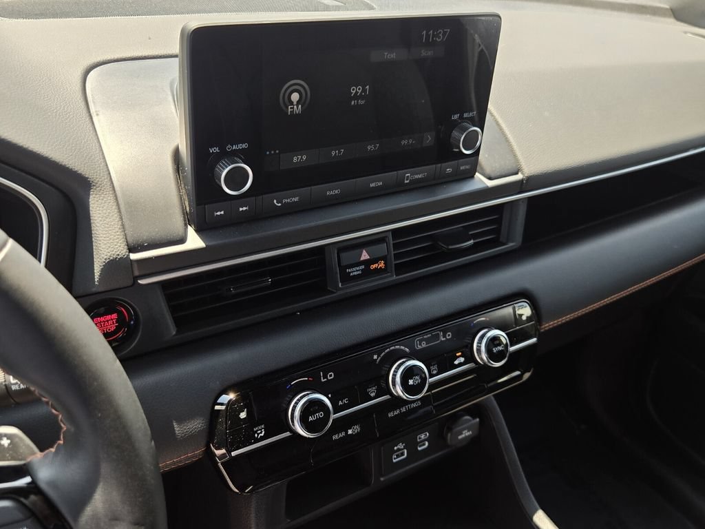 Certified 2025 Honda Pilot Sport image 18