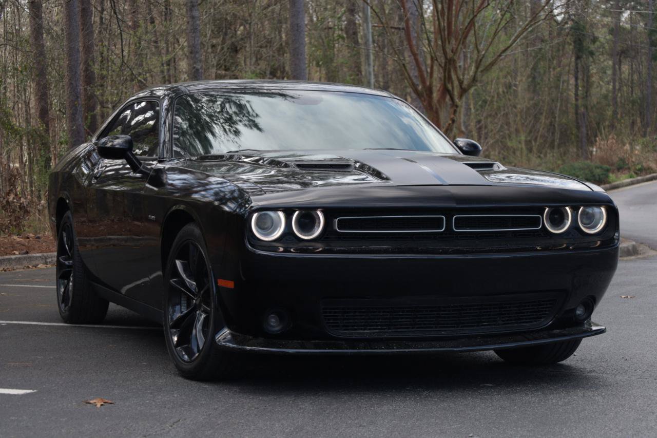 Used 2017 Dodge Challenger R/T RWD image 7