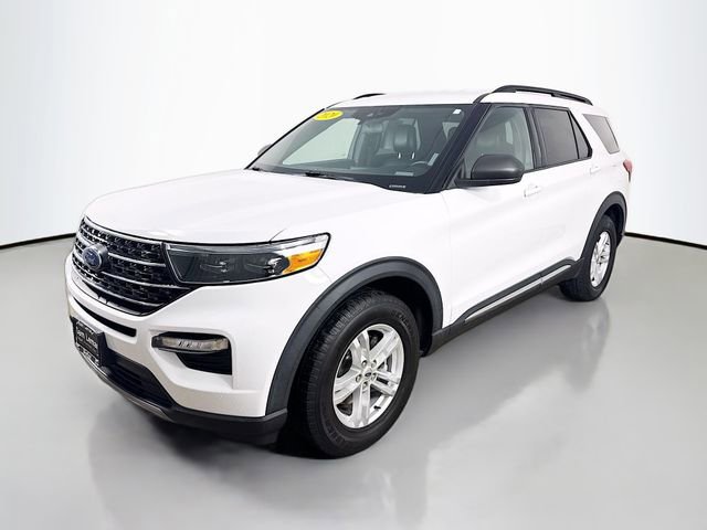 Used 2020 Ford Explorer XLT w/ Equipment Group 202A image 3