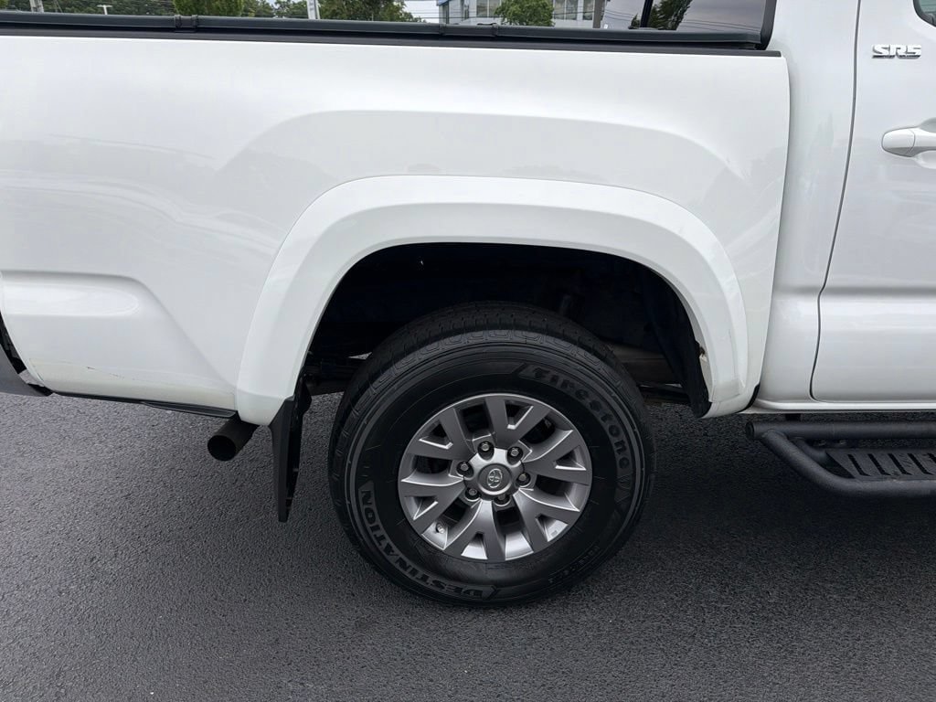 Used 2019 Toyota Tacoma SR5 AWD/4WD image 5