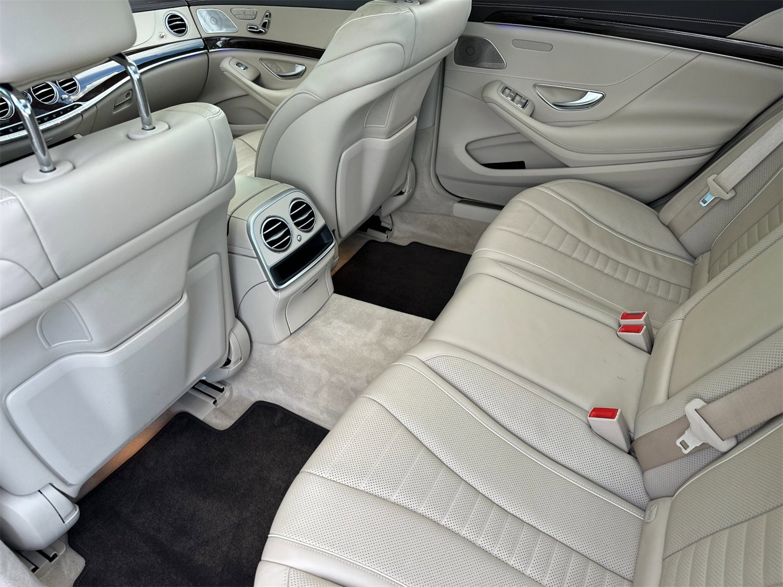 Used 2018 Mercedes-Benz S 560 Sedan image 12