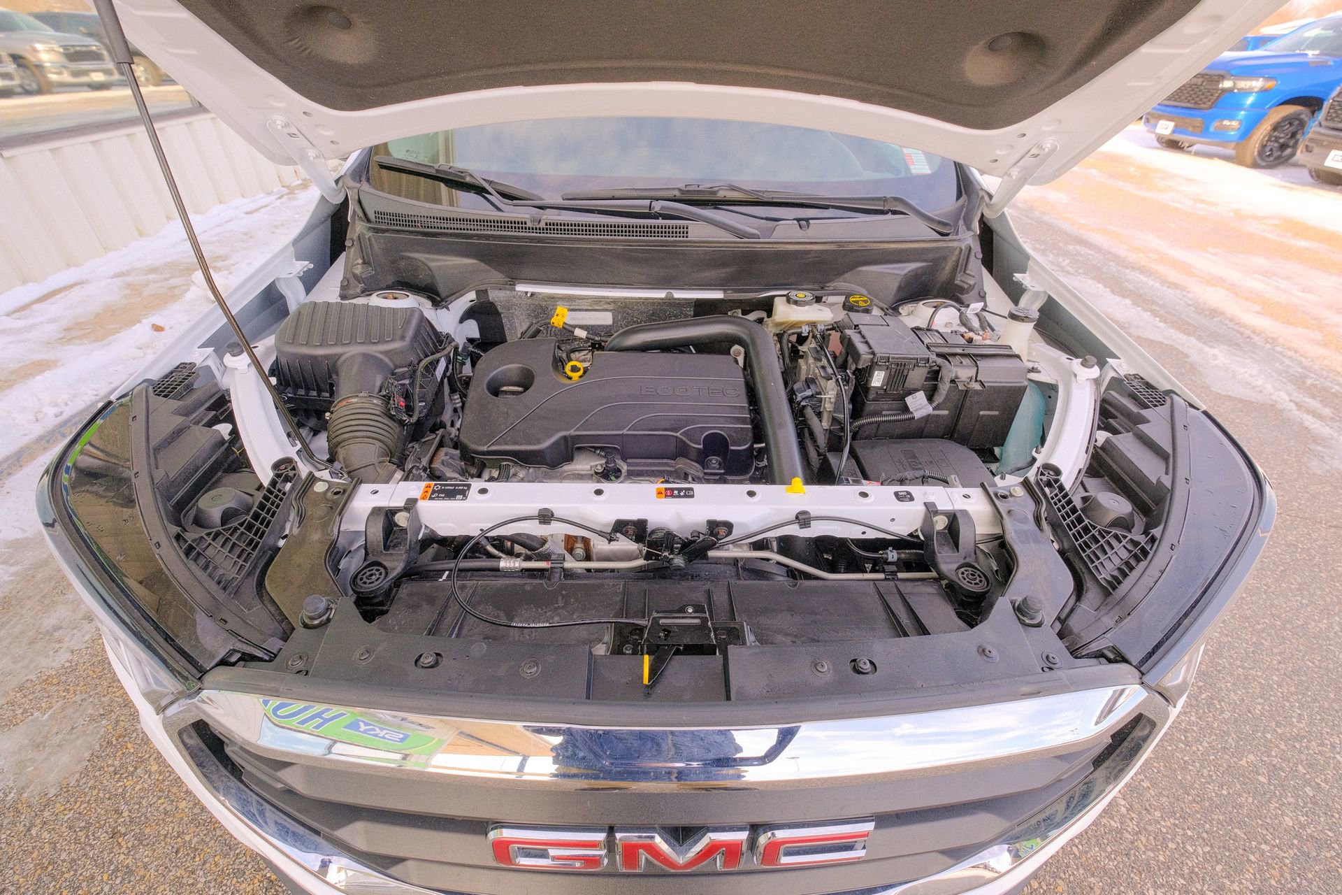 Used 2024 GMC Terrain SLE image 37