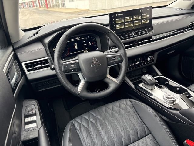 Used 2025 Mitsubishi Outlander SEL AWD/4WD image 27