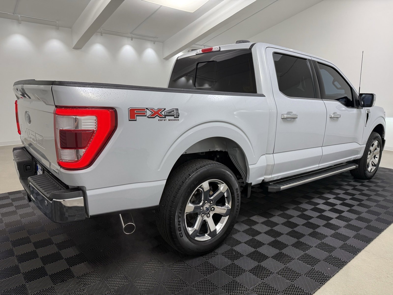 Used 2022 Ford F150 Lariat w/ Equipment Group 502A High image 8