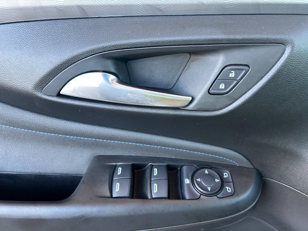 Used 2025 Buick Envista Sport Touring w/ Convenience I Package FWD image 25