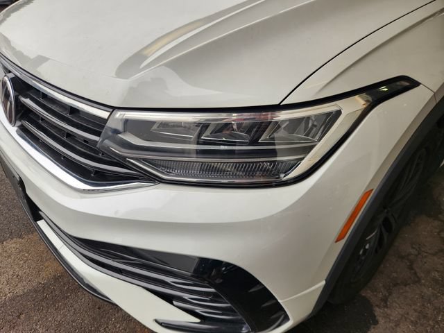 Used 2022 Volkswagen Tiguan SE R-Line FWD image 6