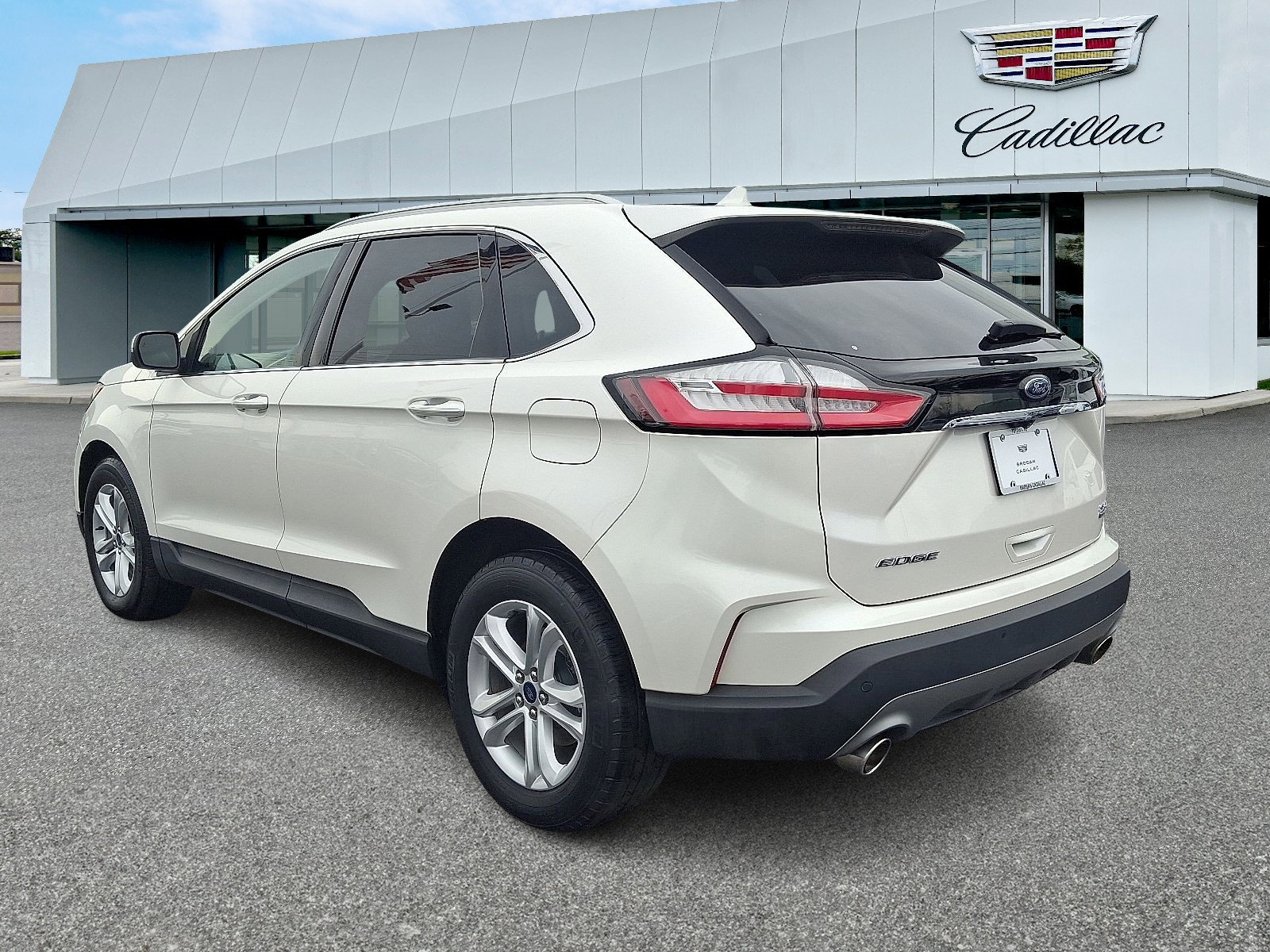 Used 2019 Ford Edge SEL w/ Equipment Group 201A image 4