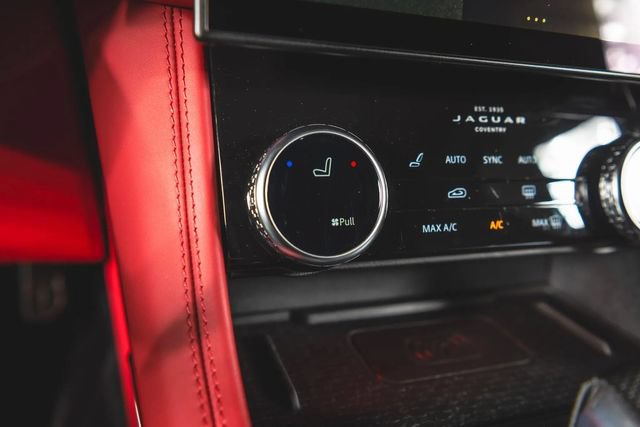 Used 2022 Jaguar F-PACE SVR AWD/4WD image 47