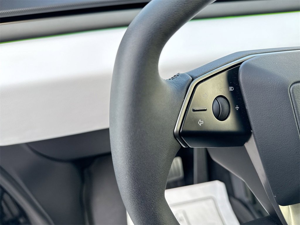 Used 2024 Tesla Cybertruck AWD Crew Cab image 17