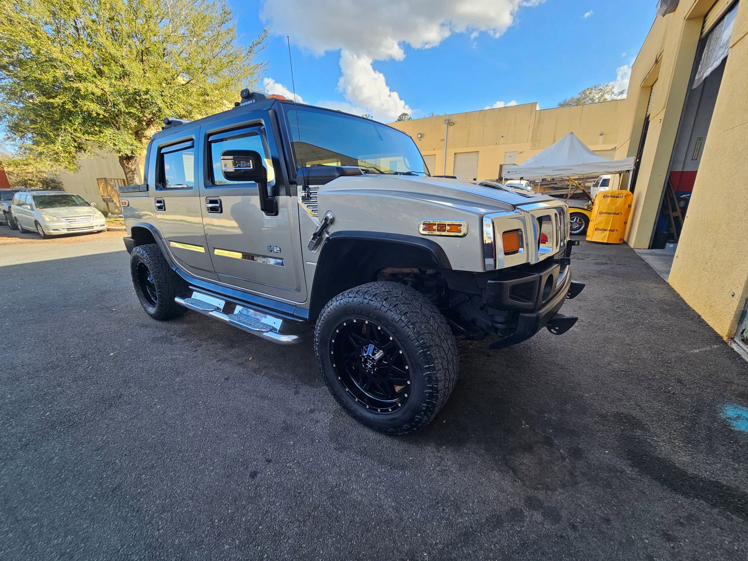 Used 2005 HUMMER H2 SUT w/ Preferred Equipment Group image 5