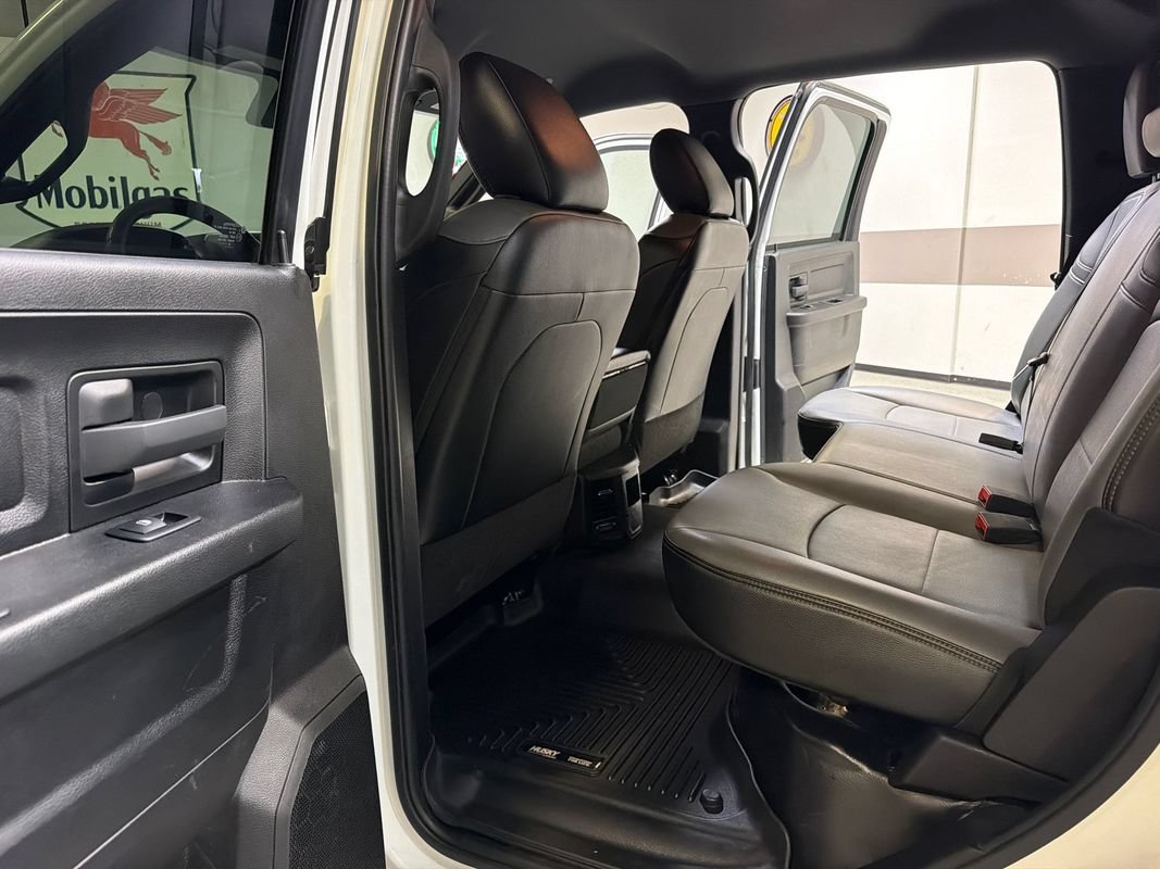 Used 2024 RAM 3500 Tradesman w/ Chrome Appearance Group AWD/4WD image 31