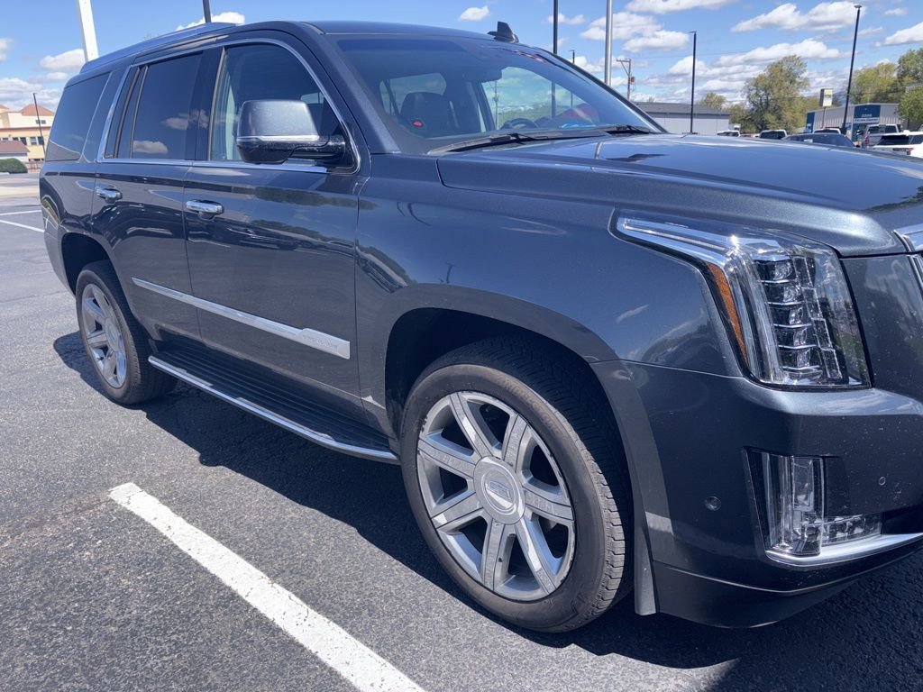 Used 2019 Cadillac Escalade Luxury image 5