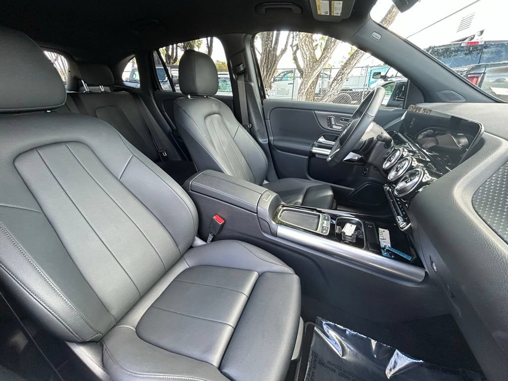 Used 2025 Mercedes-Benz GLA 250 4MATIC image 35