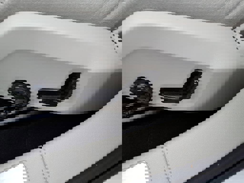 Certified 2025 Volvo S60 T8 Ultra w/ Climate Package image 18