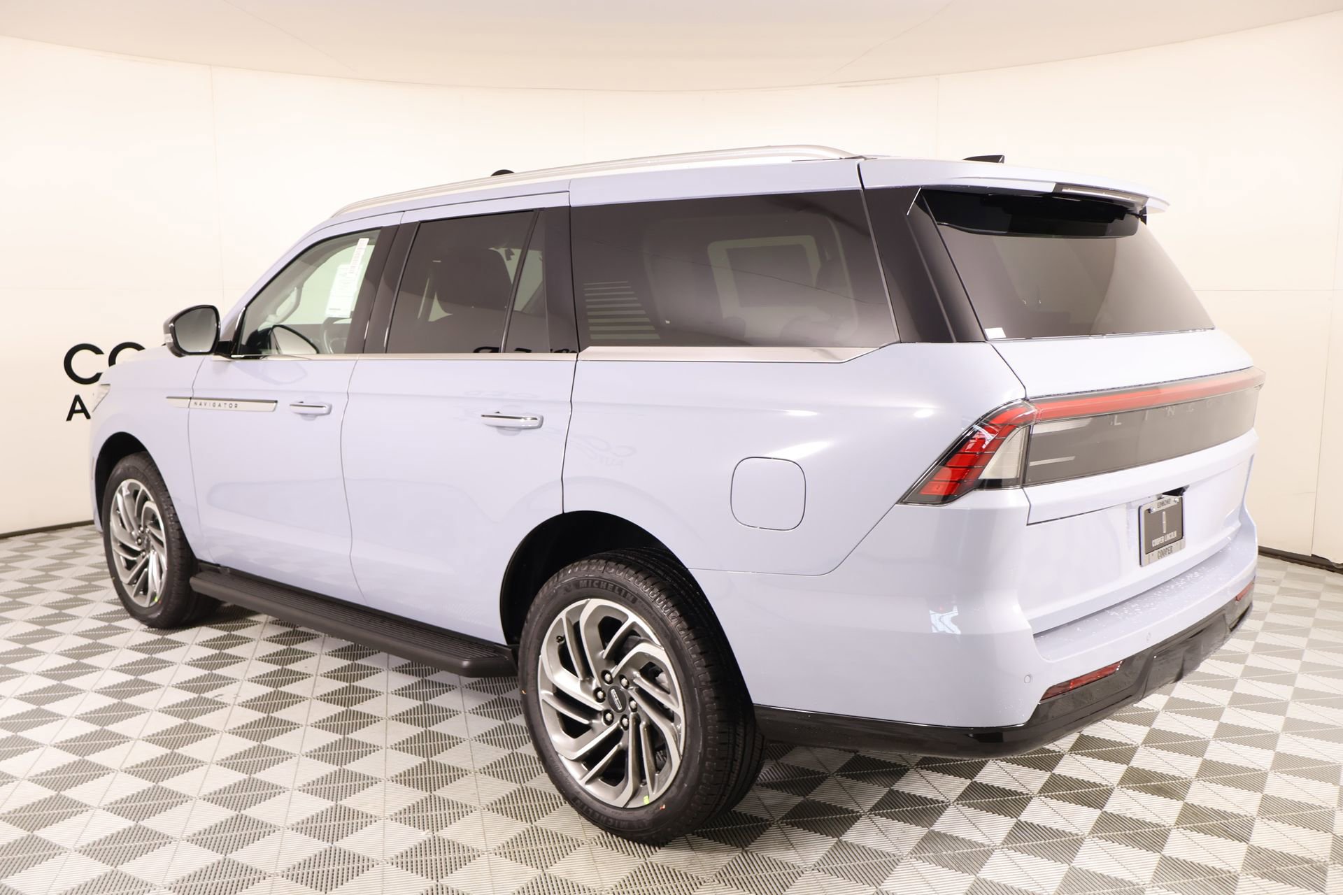 New 2026 Lincoln Navigator Premiere image 23