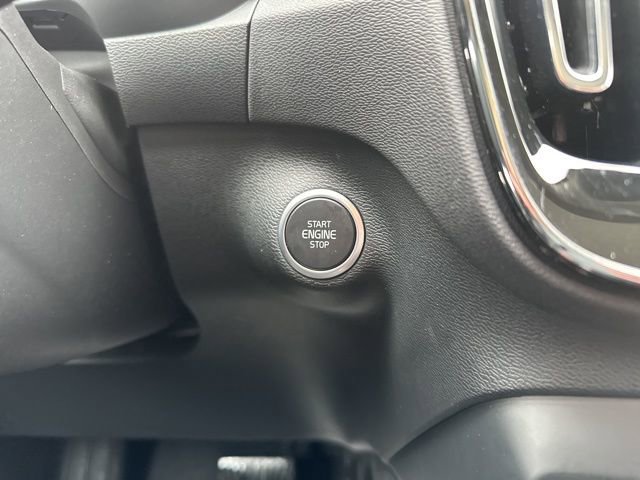 Certified 2024 Volvo XC40 B5 Plus w/ Protection Package Premier image 28