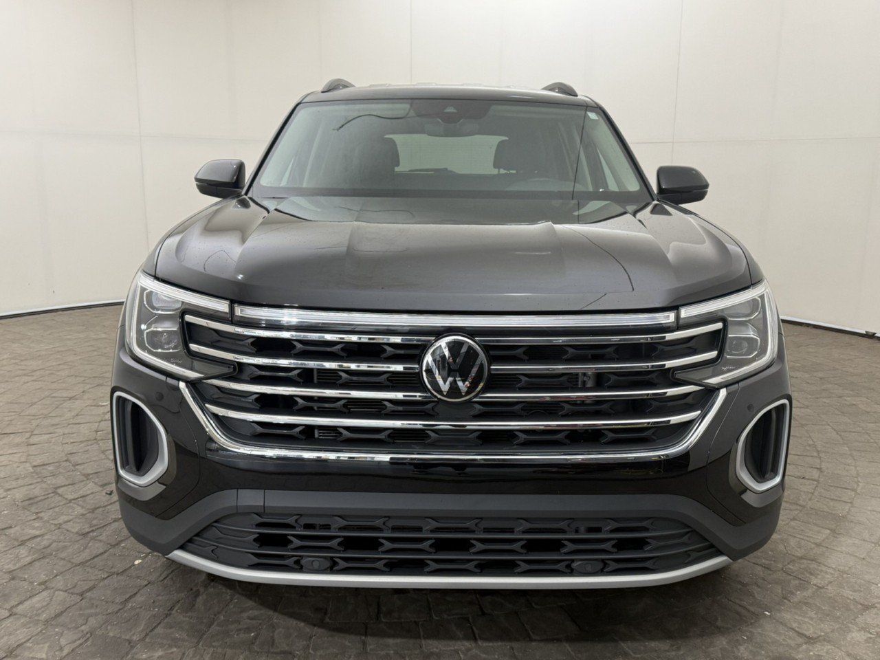 Used 2026 Volkswagen Atlas SE AWD/4WD image 2