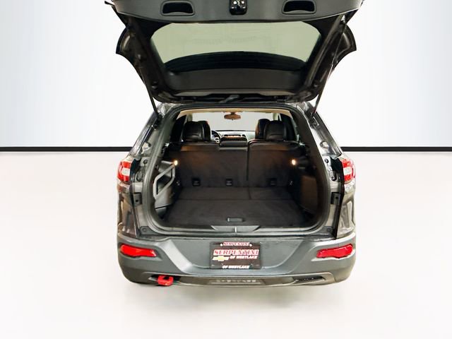 Used 2017 Jeep Cherokee Trailhawk w/ Cold Weather Group image 26