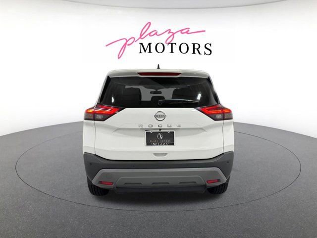 Used 2022 Nissan Rogue S FWD image 5