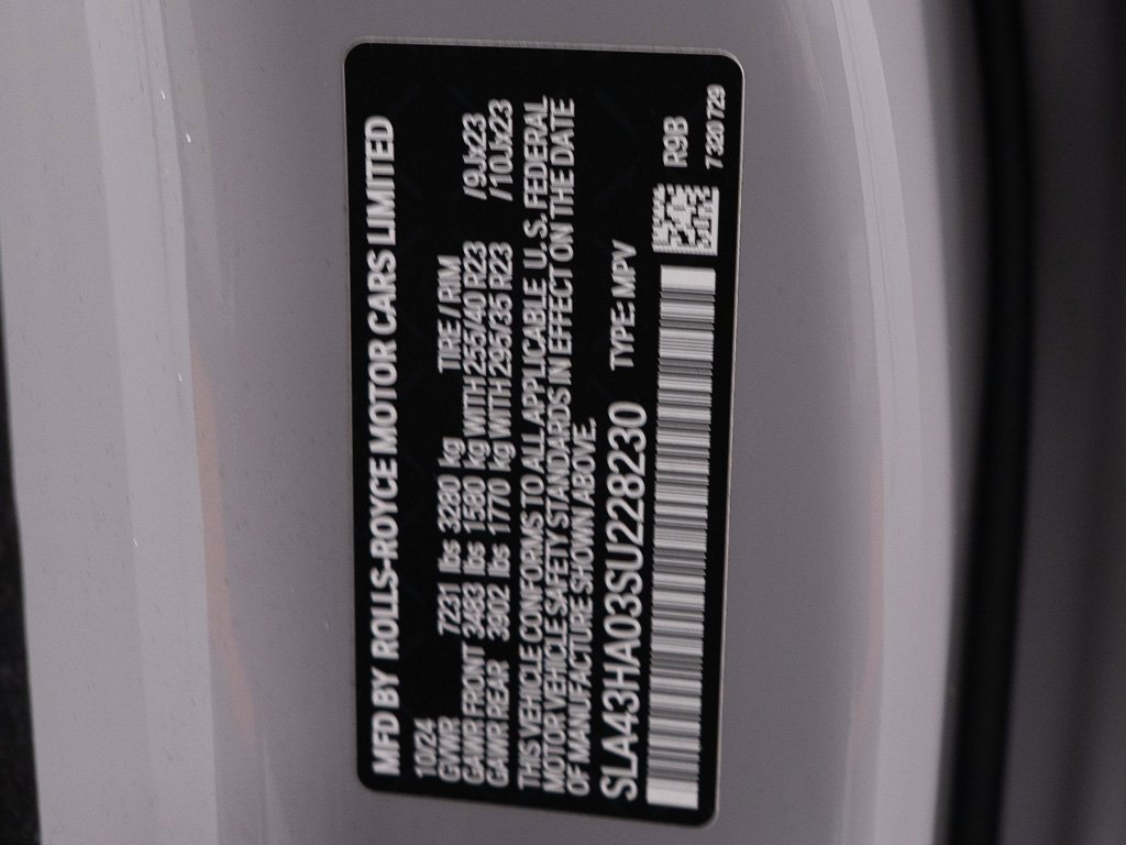 Certified 2025 Rolls-Royce Cullinan Black Badge image 60