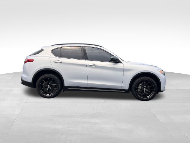 Used 2021 Alfa Romeo Stelvio Sprint w/ Nero Edizione RWD image 6