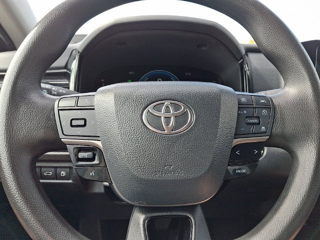 Used 2025 Toyota Camry LE FWD image 18