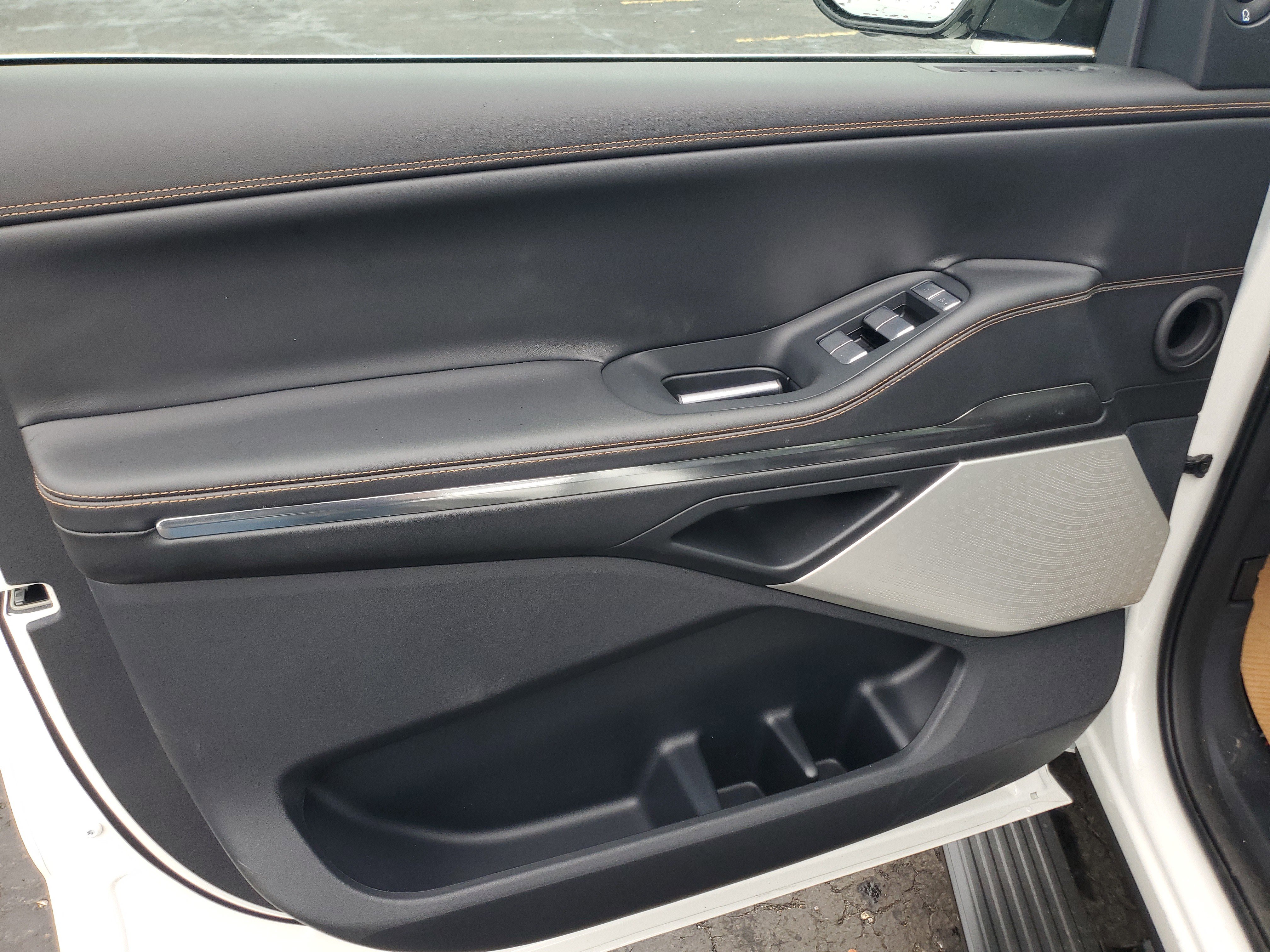 New 2026 Lincoln Navigator L Black Label AWD/4WD image 8