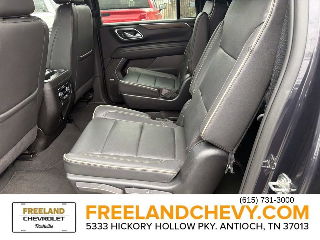 Used 2023 Chevrolet Suburban Premier image 16