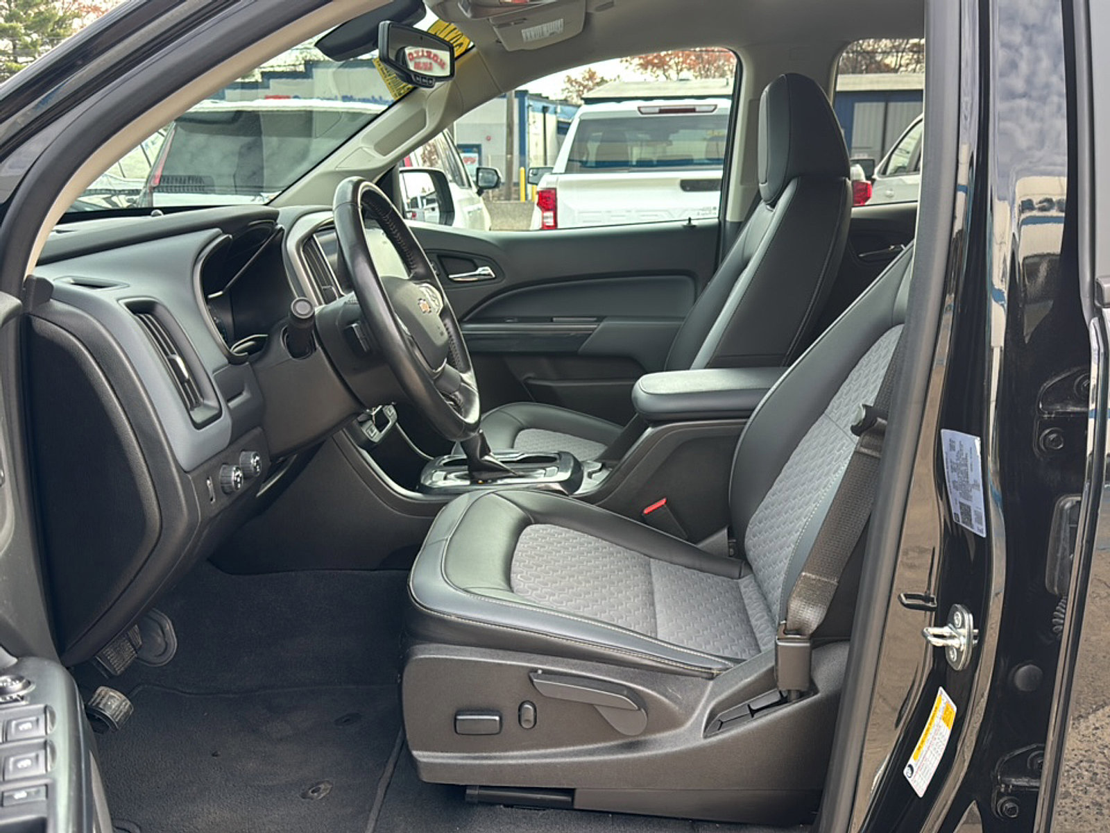 Used 2022 Chevrolet Colorado Z71 image 10