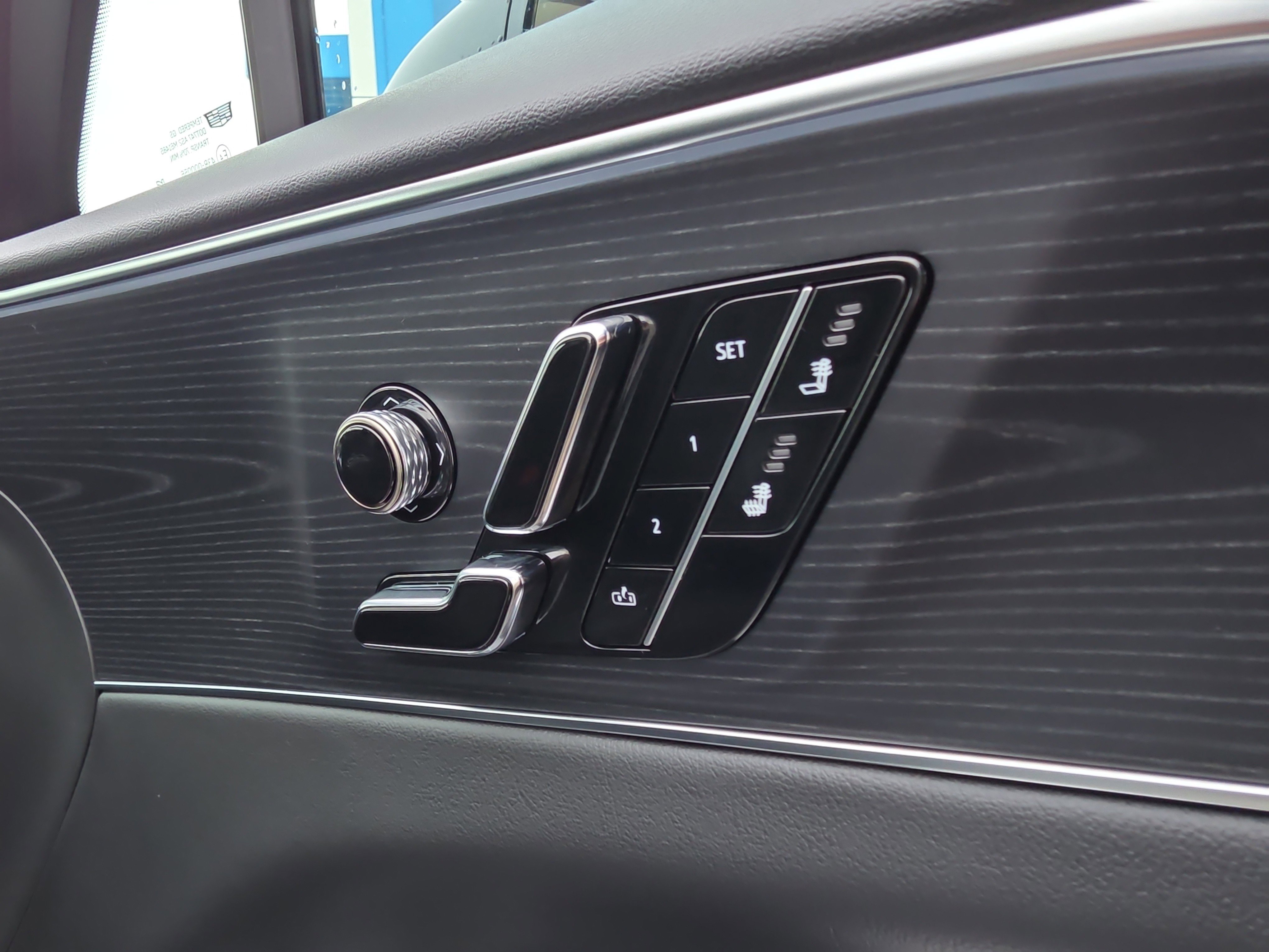 Used 2025 Cadillac Lyriq Sport image 36