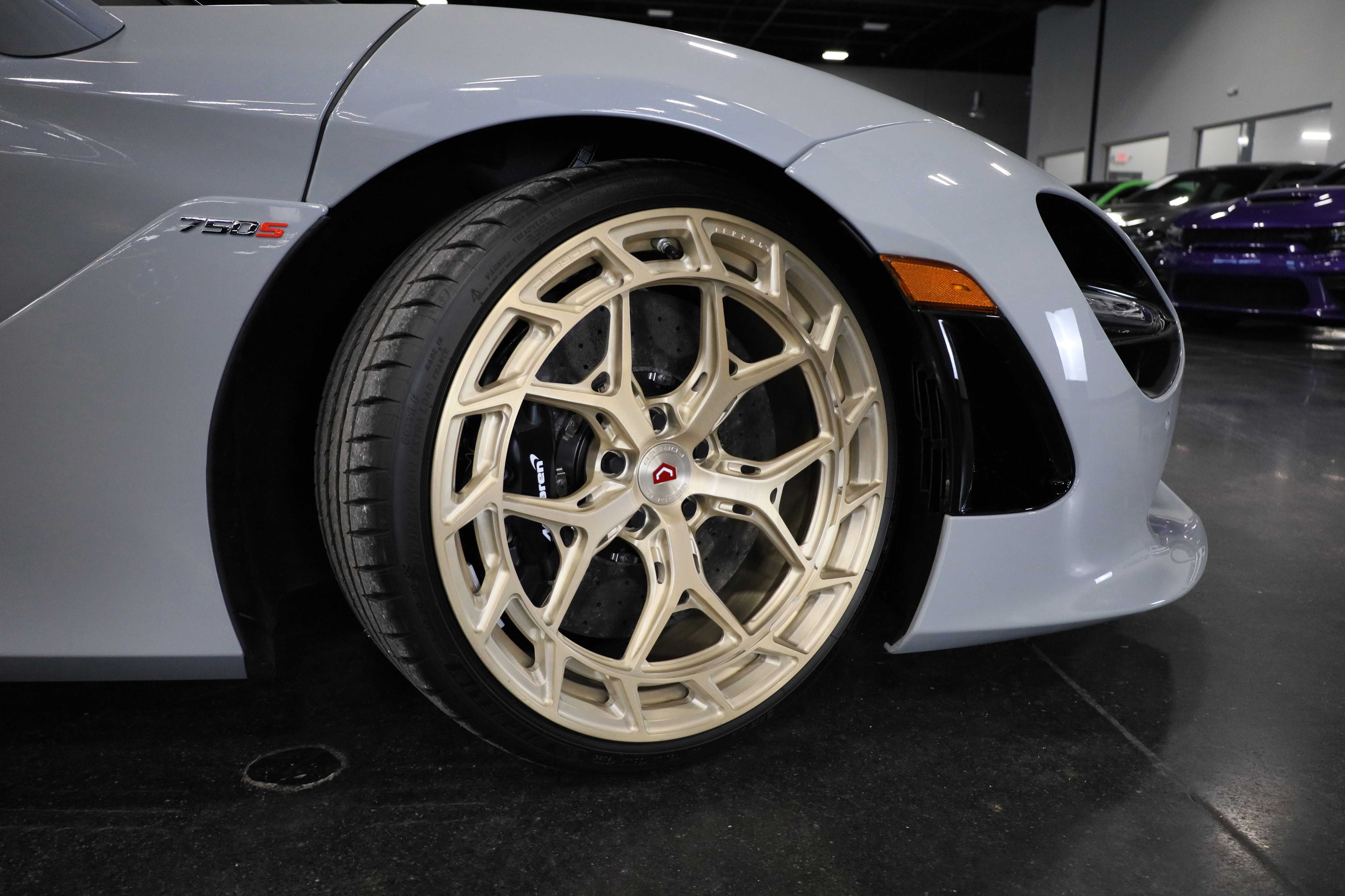 Used 2025 McLaren 750S image 9