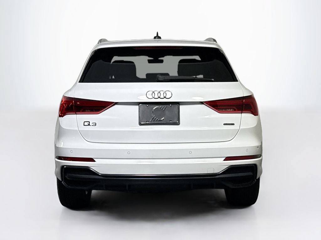 Used 2020 Audi Q3 2.0T Premium w/ Convenience Package AWD/4WD image 4