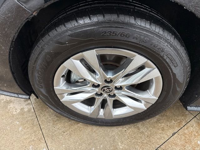 Used 2022 Toyota Sienna Limited image 11