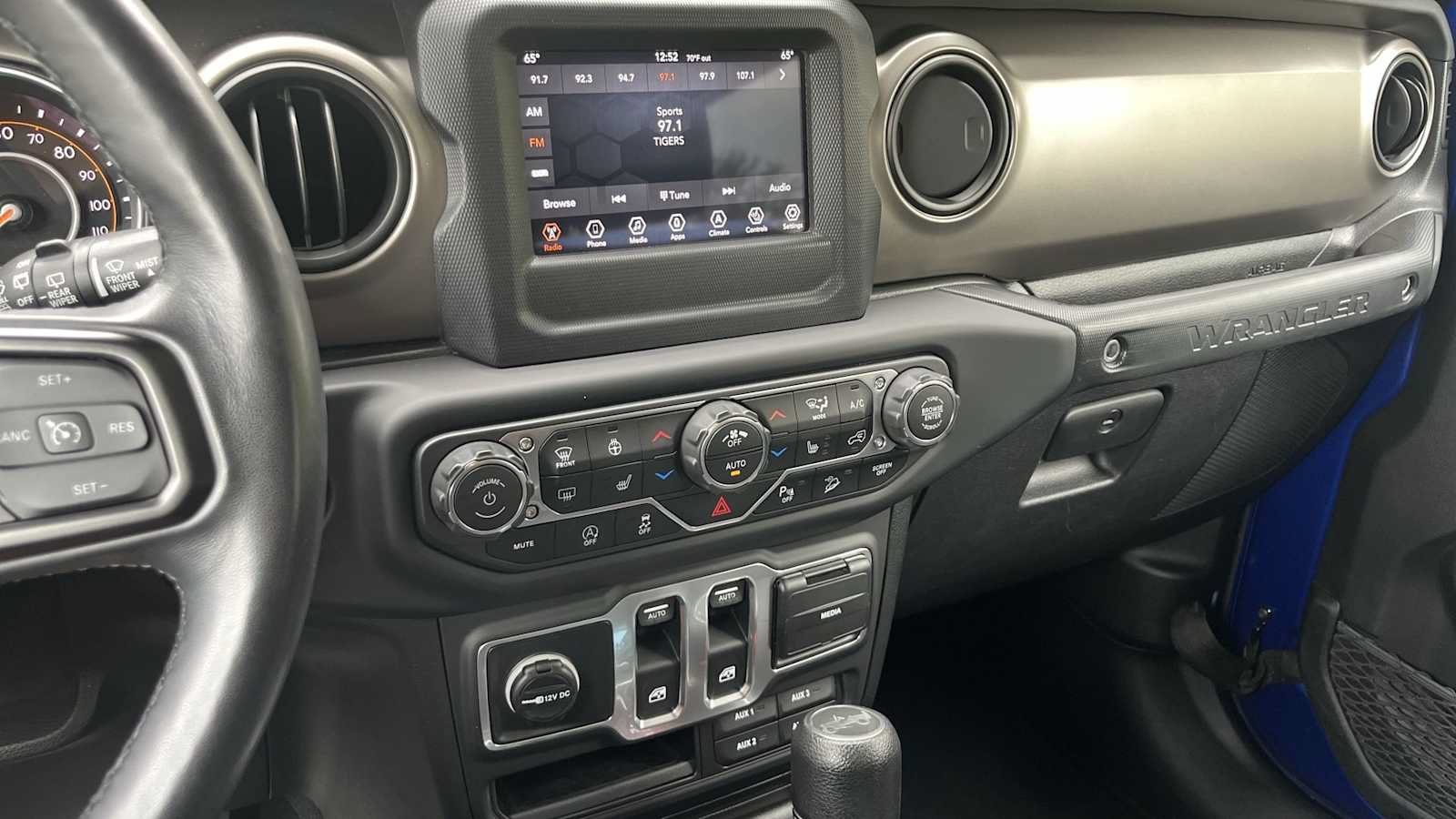 Used 2019 Jeep Wrangler Sport AWD/4WD image 38