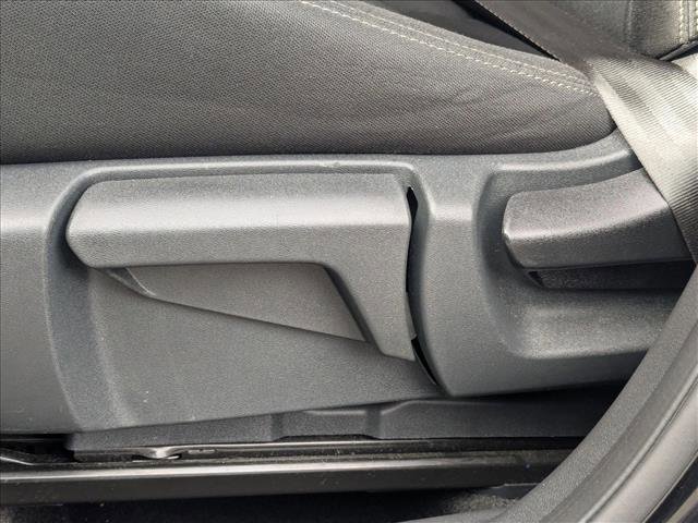 Used 2023 Nissan Rogue S image 11