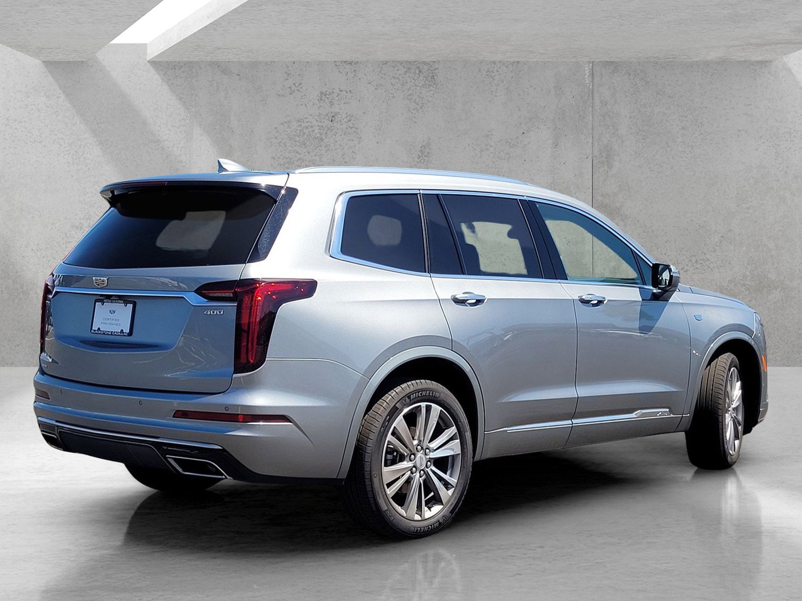 Used 2025 Cadillac XT6 Premium Luxury AWD/4WD image 4