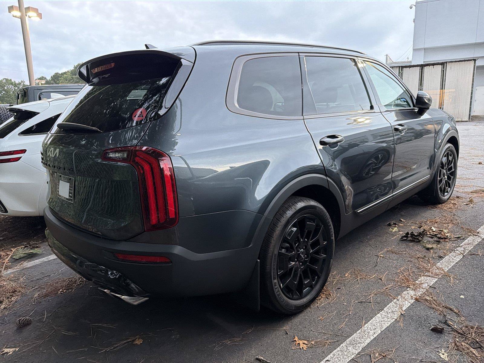 Used 2022 Kia Telluride EX w/ EX Premium Package AWD/4WD image 4
