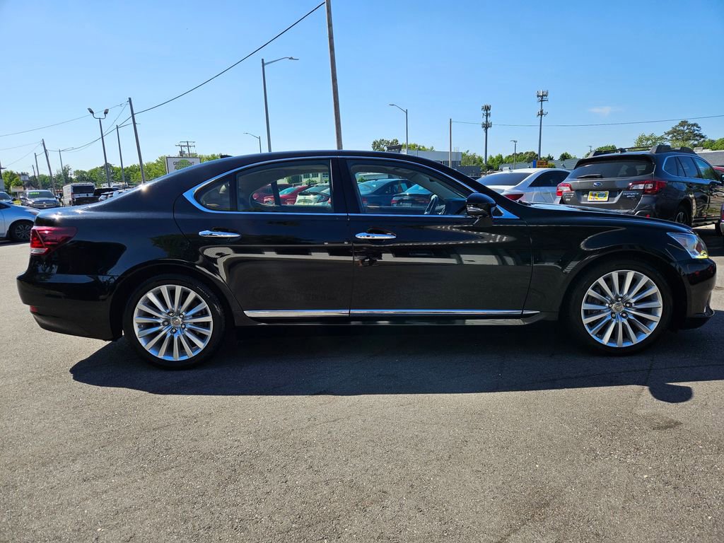Used 2017 Lexus LS 460 AWD w/ Comfort Package image 4