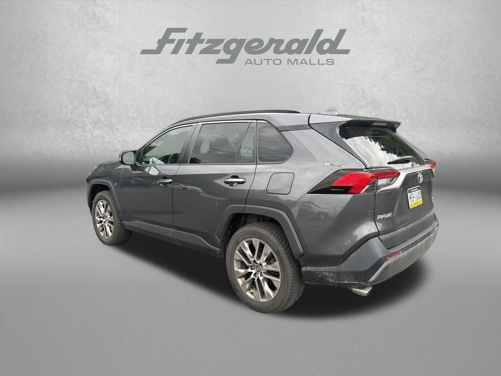 Used 2019 Toyota RAV4 Limited w/ Advanced Technology Package AWD/4WD image 5