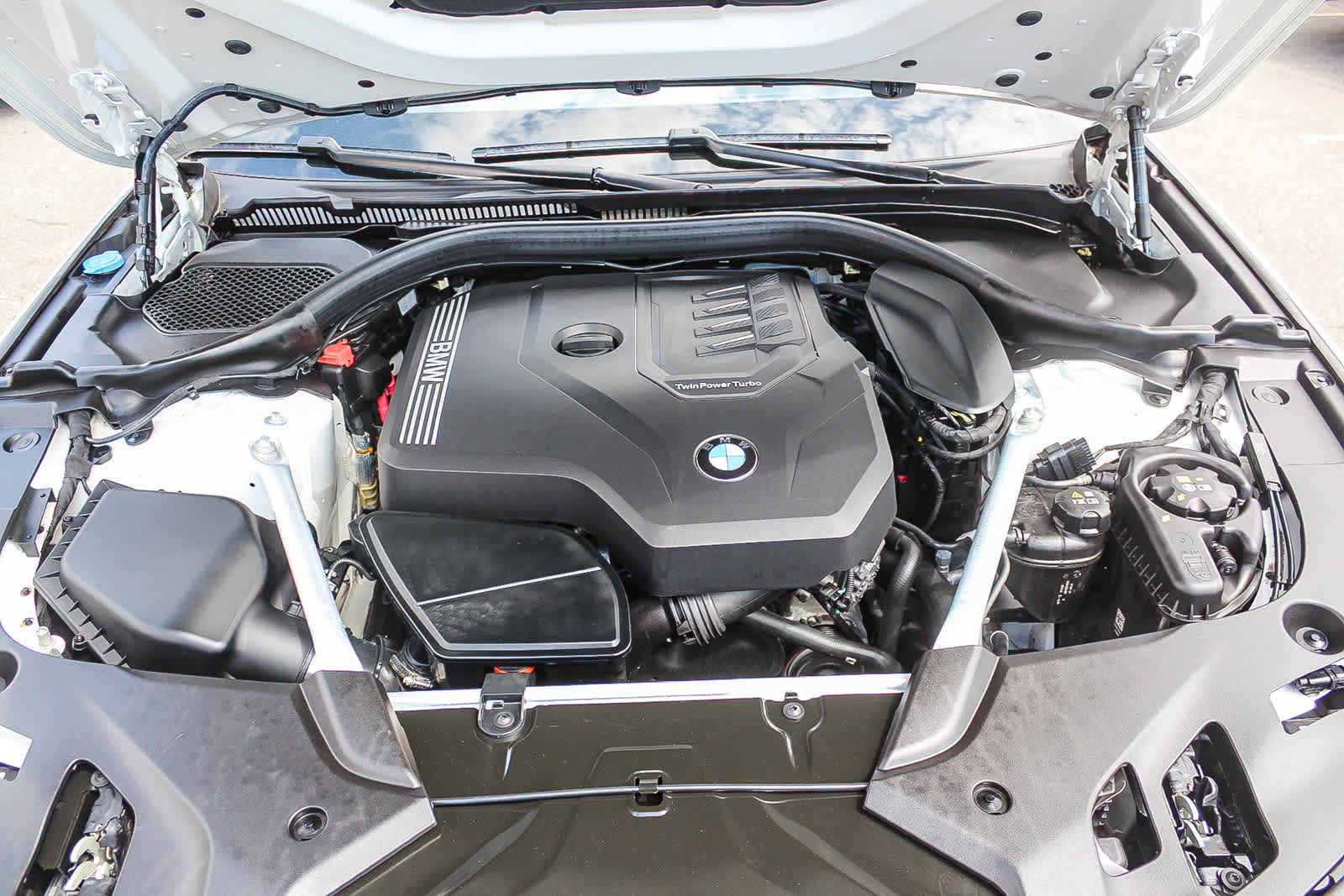 Used 2023 BMW 530i w/ M Sport Package RWD image 26