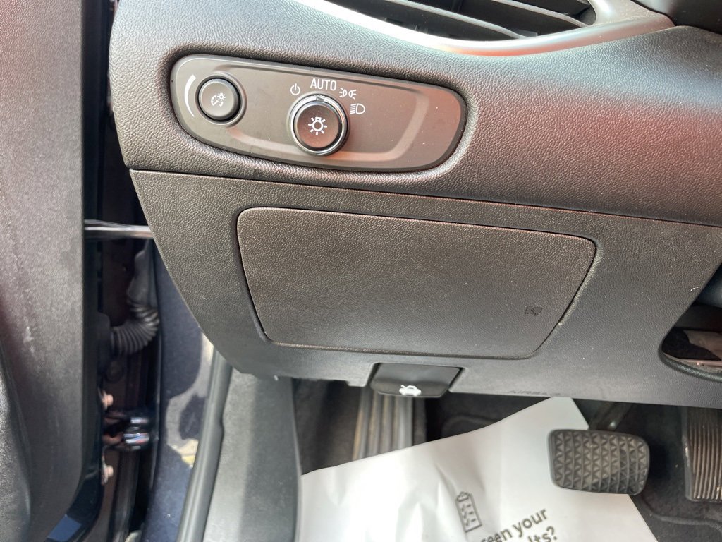 Used 2023 Chevrolet Malibu LT image 17