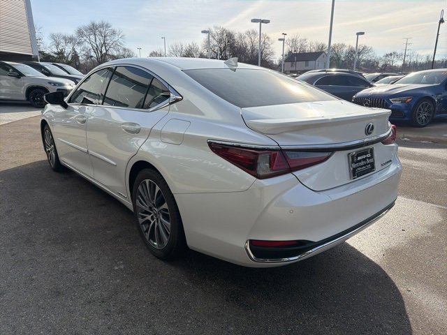 Used 2019 Lexus ES 300h w/ Luxury Package image 5