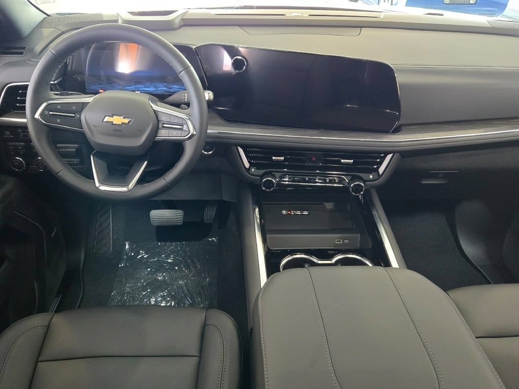 New 2026 Chevrolet Suburban LT w/ Comfort Package AWD/4WD image 22