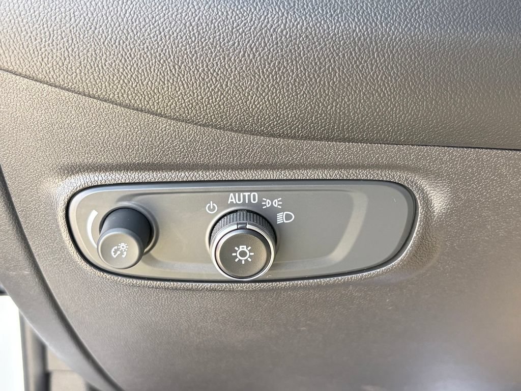 Used 2023 Chevrolet Equinox LS w/ LS Convenience Package FWD image 25