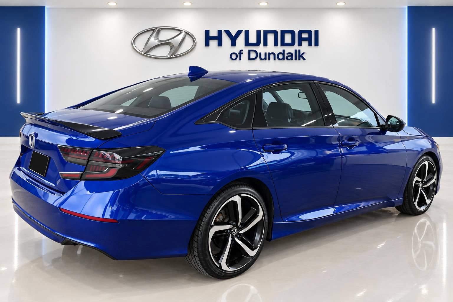 Used 2018 Honda Accord Sport image 2