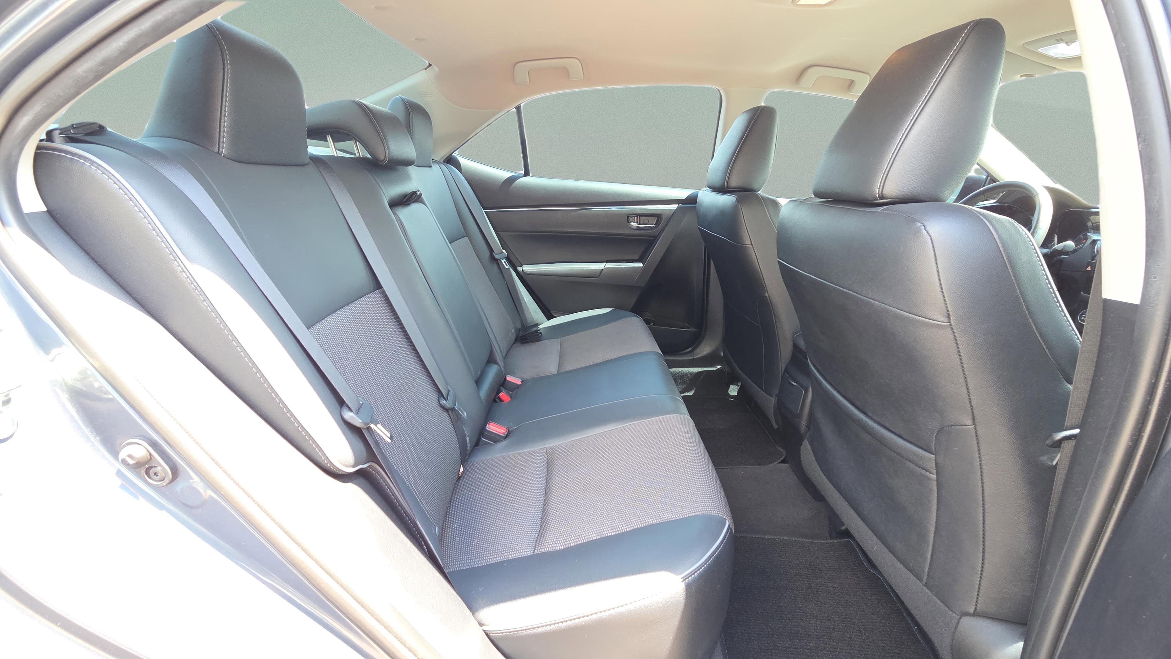 Used 2015 Toyota Corolla S FWD image 14