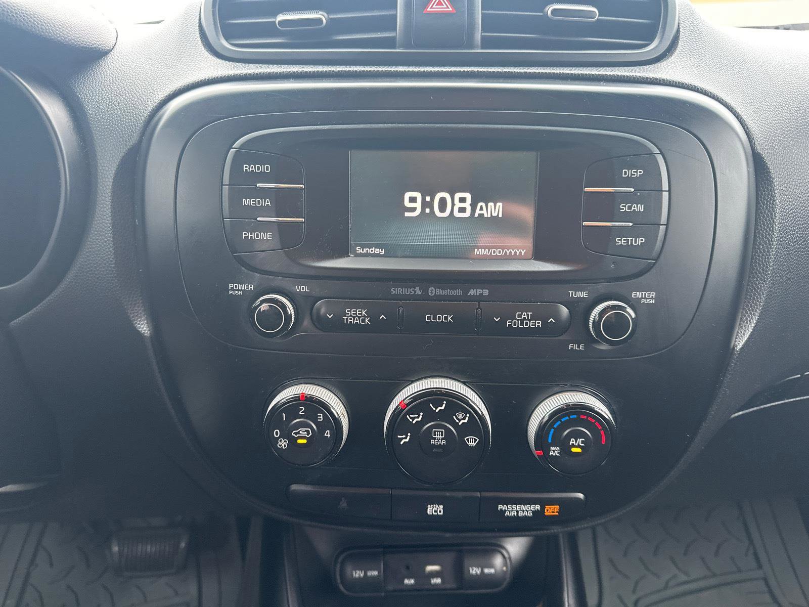 Used 2016 Kia Soul + image 6