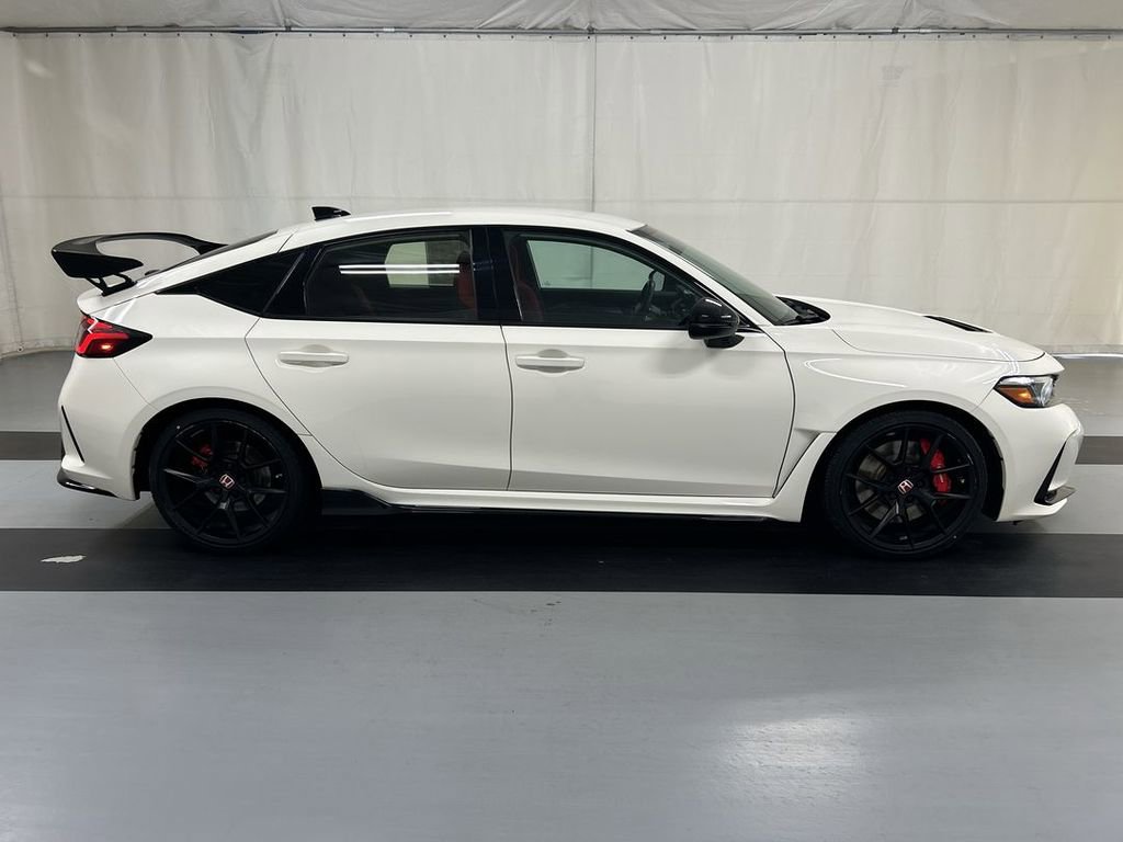 Used 2024 Honda Civic Type R image 9