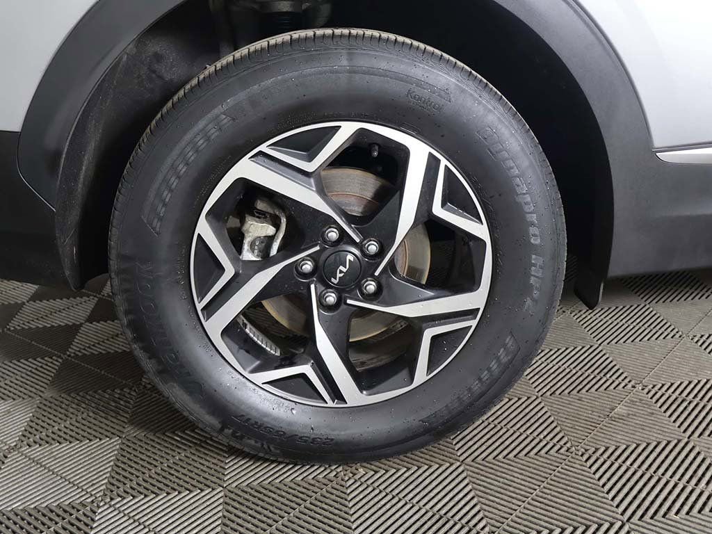 Used 2023 Kia Sportage LX image 19